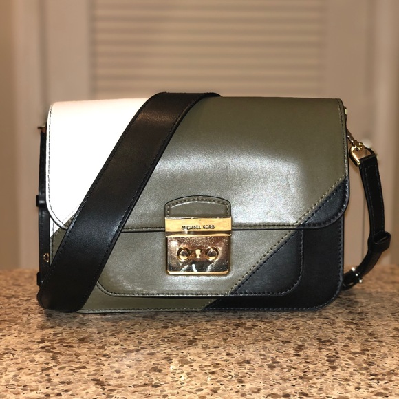 MICHAEL Michael Kors Handbags - EUC Michael Kors Sloan Editor Colorblock Stripe Crossbody